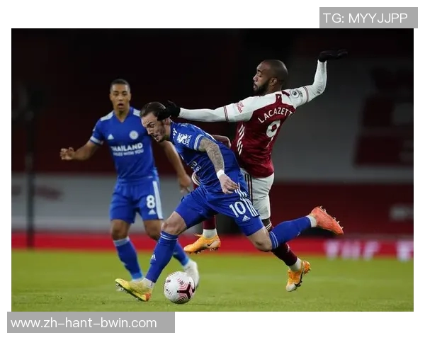 英超赛场上的足球宝贝们展现魅力与激情的精彩瞬间 英超赛场上的足球宝贝们展现魅力与激情的精彩瞬间